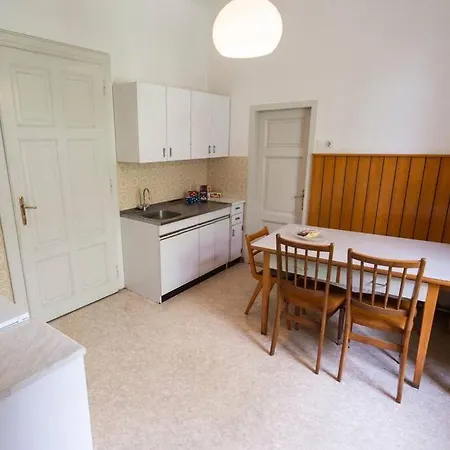 Appartement Socialist Experience In The Center