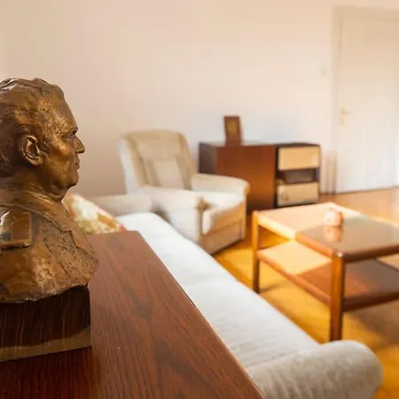 Appartement Socialist Experience In The Center